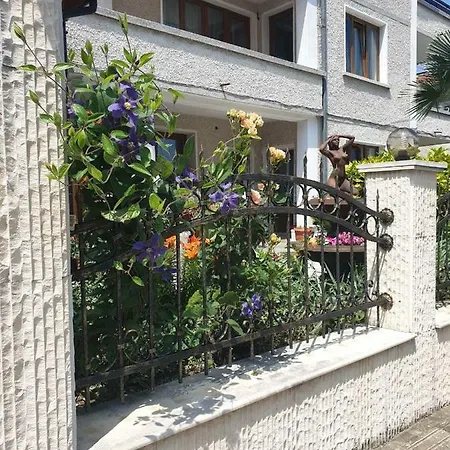 Lazur 게스트하우스